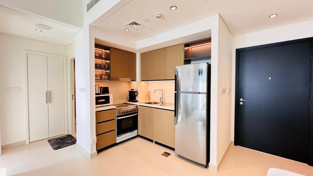 Luxury 1-Bedroom Apartment At Burj Crown