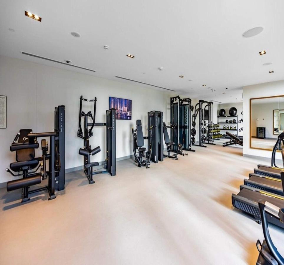 Luxury 1-Bedroom Apartment At Burj Crown