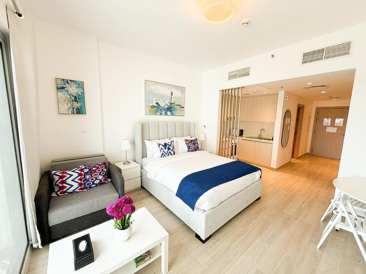 Yas Island Waters Edge Studio