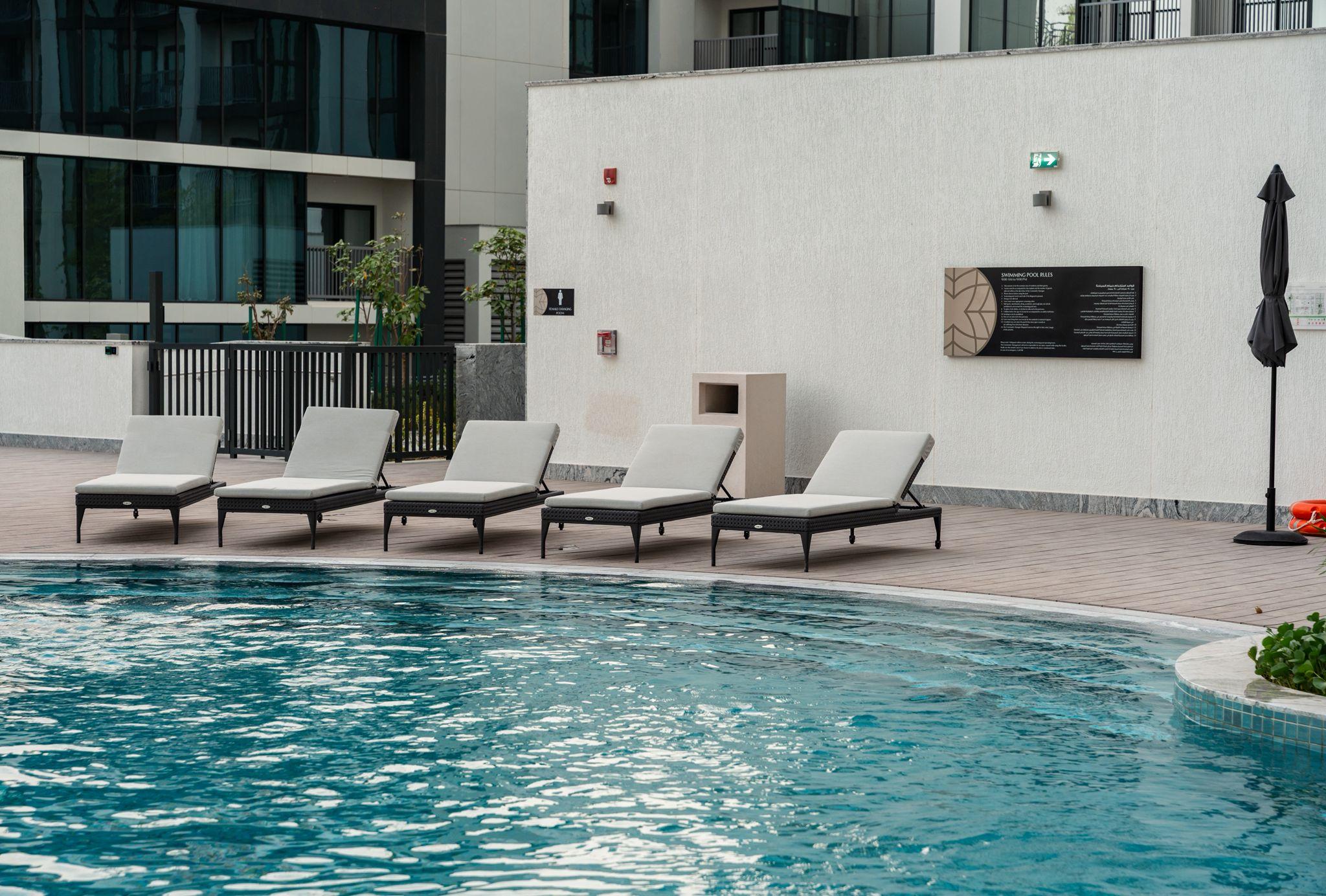Sun Nest with pool view