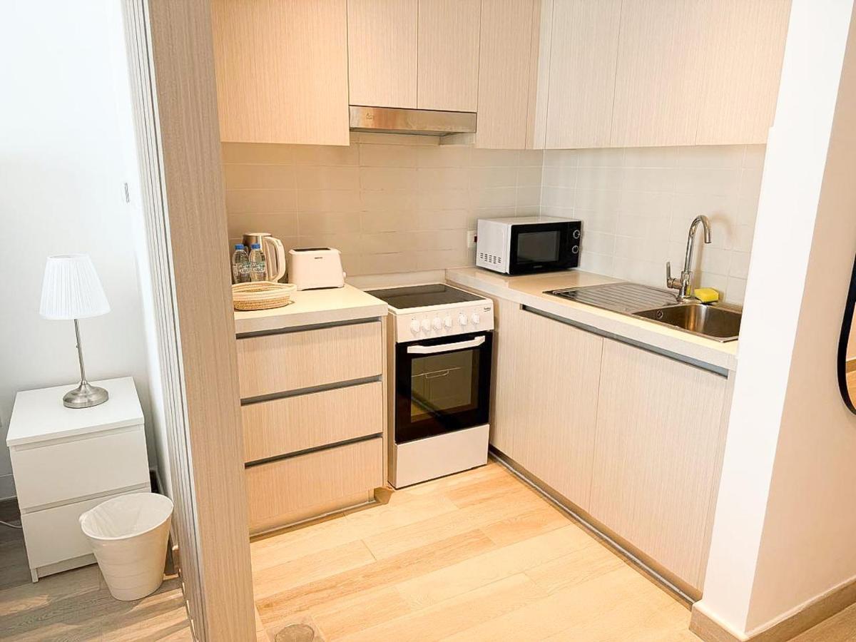 Yas Island Waters Edge Studio